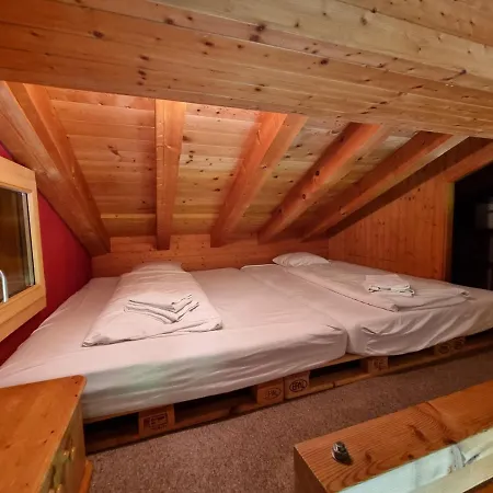 Апартаменты Cute Attic In The Heart Of The Mountains
